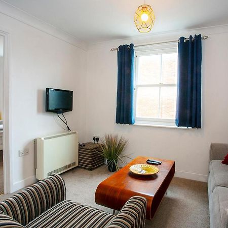 The Spires - Cosy Apartment Just Outside Of City Centre Кентербері Екстер'єр фото