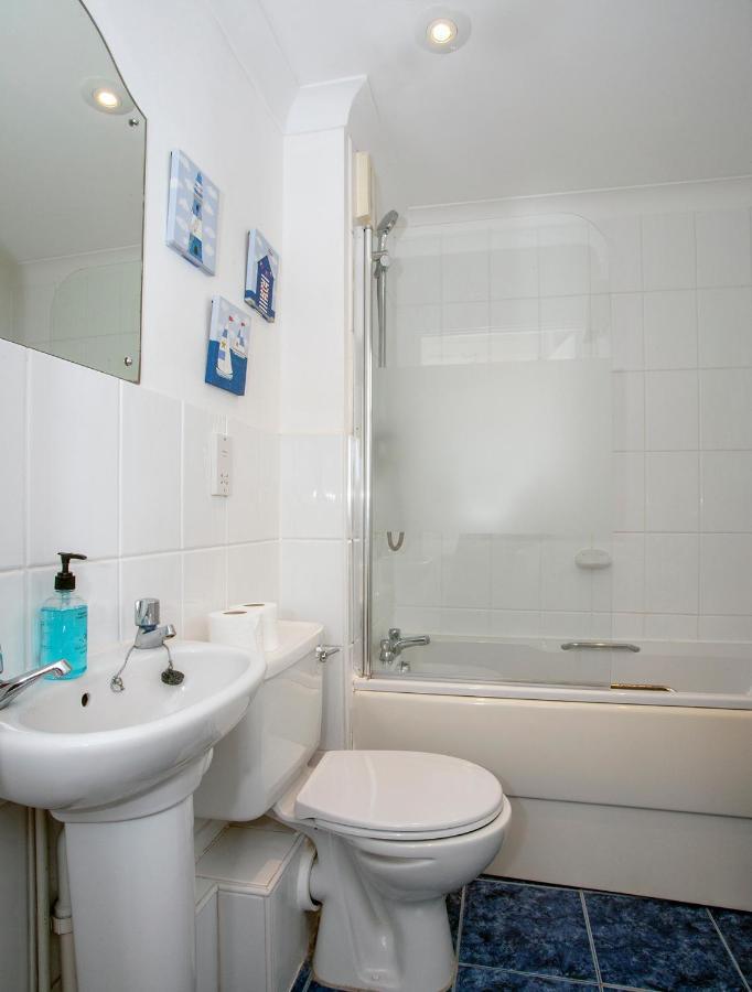 The Spires - Cosy Apartment Just Outside Of City Centre Кентербері Екстер'єр фото