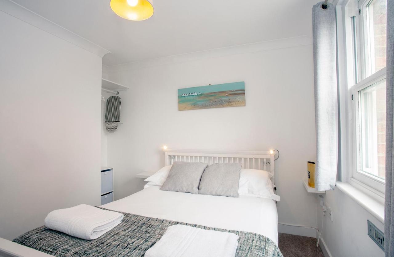 The Spires - Cosy Apartment Just Outside Of City Centre Кентербері Екстер'єр фото