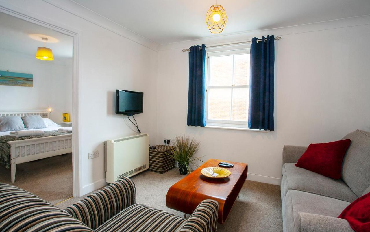 The Spires - Cosy Apartment Just Outside Of City Centre Кентербері Екстер'єр фото